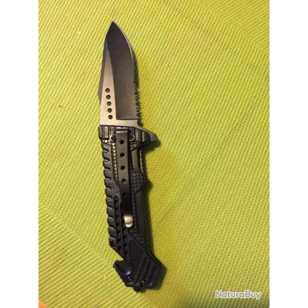 couteau tactique pliant