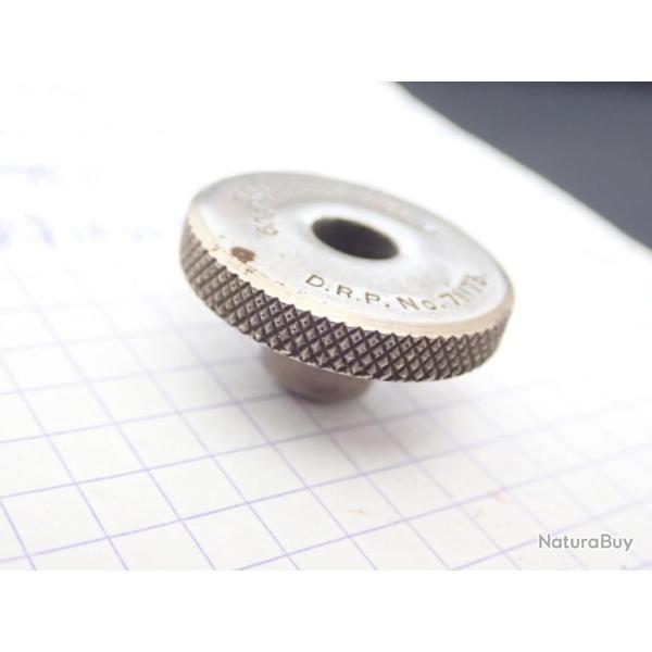 T�te de vis molet�e avec inscription DRP, Patent. Pour dioptre ?