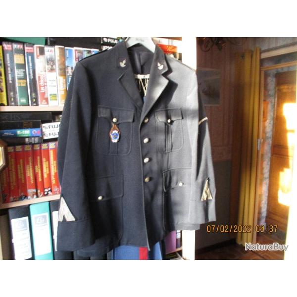 un uniforme de douannier vendu dans l.etat