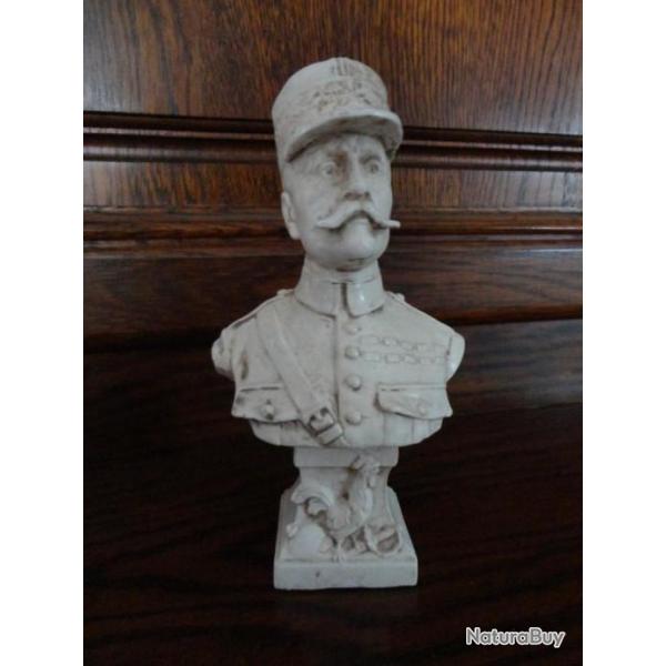 Buste du Mar�chal Foch