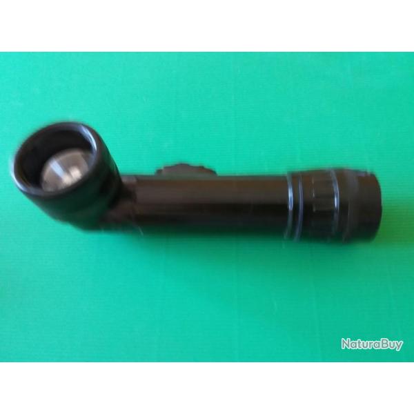 LAMPE MILITAIRE COUDEE -