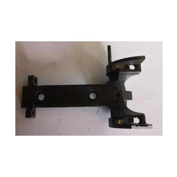 DEVANT FER AVEC  ARMEUR ET ARR�TOIRS D'EJECTEURS  POUR FUSIL FRANCHI ANCIEN MODELE