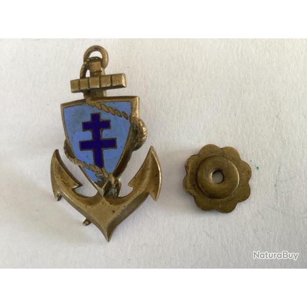 insigne m�tallique de Direction des Troupes Coloniales - mod�le attache � vis