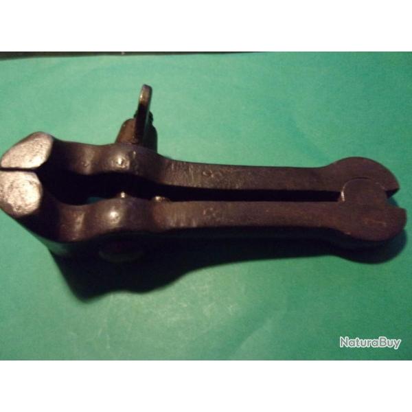 Magnifique petit tau en acier,  main d'armurier