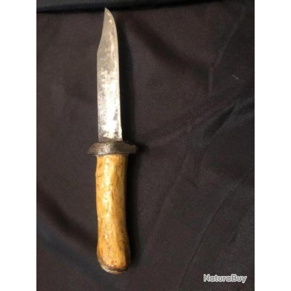 couteau tres tres rustique regionale ou travail de tranche