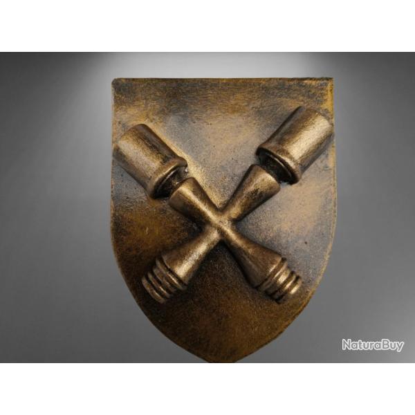 Blason  Stielhandgranate 24   avec accroche au dos - Hauteur 14 cm Largeur 11 cm