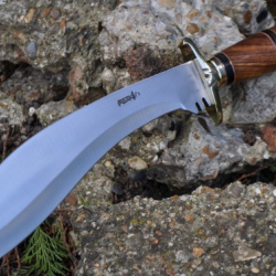 Tr&egrave;s beau couteau KUKRI de cr&eacute;ation PERKIN