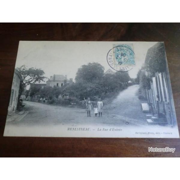 CP  dp 58  MENESTREAU  LA RUE D ENTREE