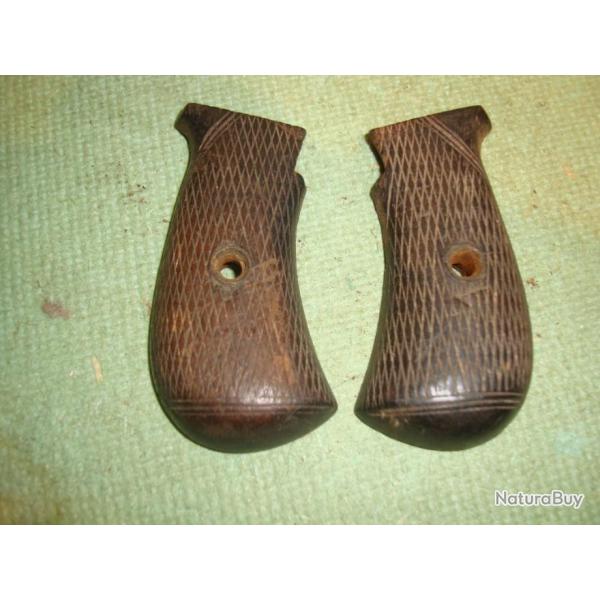 PLAQUETTE REVOLVER  BROCHE OU BULL DOG  AVEC VIS