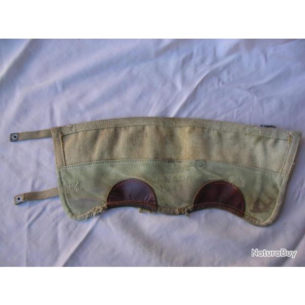 WW2 CANADA UNE GUTRE CANADIENNE EN TOILE DATE 1943 TAILLE 2