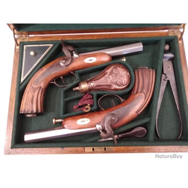 Paire de Pistolets Franaises de Voyage 1860 dans un coffret et acessoires
