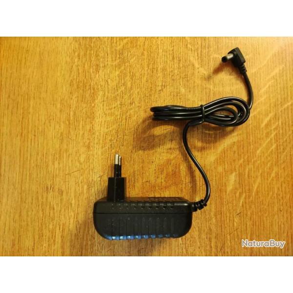 Adaptateur d'alimentation AC 100 - 240V A DC 12V 1A