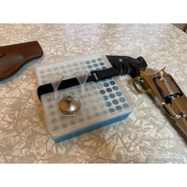 Maxi boite verte de 100 tubes de 2 ml pour poudre Noire avec 3 entonnoirs inclus dont 1 en verre.