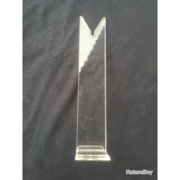 Pr�sentoir de vitrine en plexi Grand modele pour sabre ou fusil