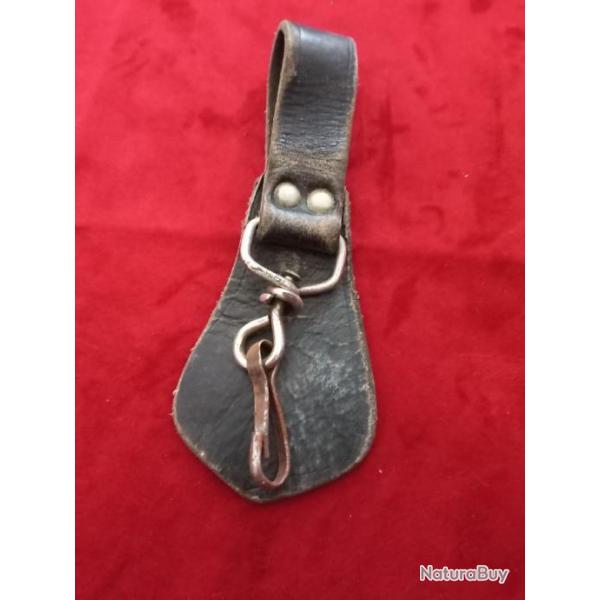 Porte mousqueton,  menotte , ou autre