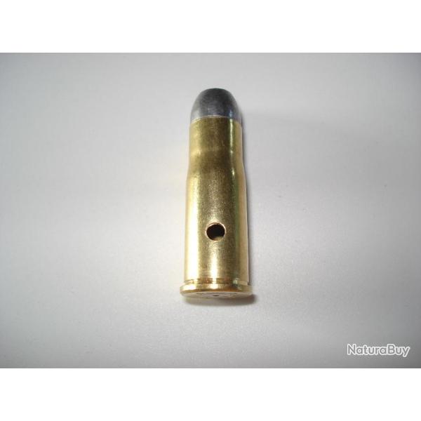 une cartouche de 38/40 winchester, neutralis�e, �tui perc�, amorce percut�e, pour collection