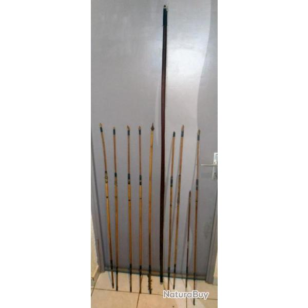 BELLE ENSEMBLE DE CHASSE AMAZONIEN, GRAND ARC BOIS MASSIF ET 9 FLECHES, COLLECTION AMERIQUE DU SUD