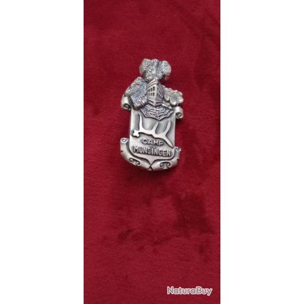 Insigne camp MUNSINGEN  /  FIA . LYON   Trs bon tat