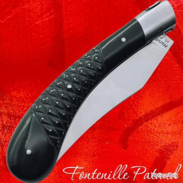 Couteau r�gional Capuchadou corne noire aiguilles manche sculpt�