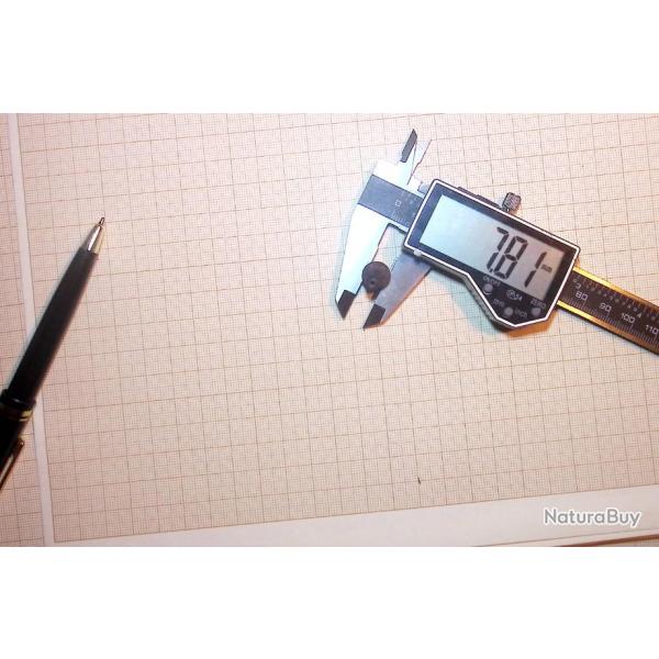 Chemin�e pour  armes  de collection     n�24