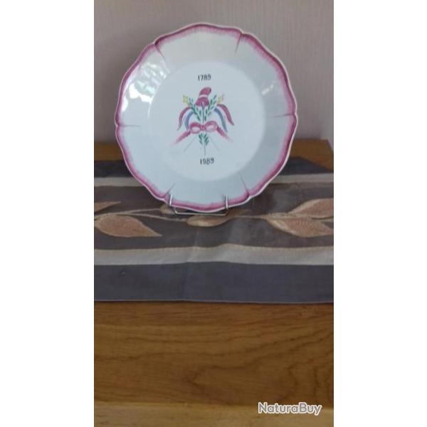 assiette fa�nce G�o Martel  d�cor Nevers