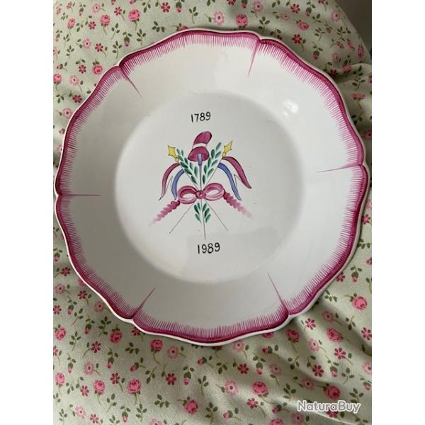 assiette fa�nce G�o Martel  d�cor Nevers