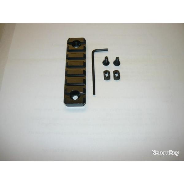 un Rail  de 7 slots pour montage  M - LOOK   ( 7 emplacements )