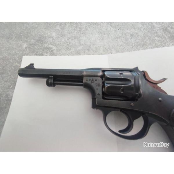 Vend tr�s jolie r�volver 1882 cal 7.5  suisse  D2