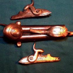 Pistolet double canons Napol&eacute;on III � Ensemble &agrave; restaurer (H. BURY)