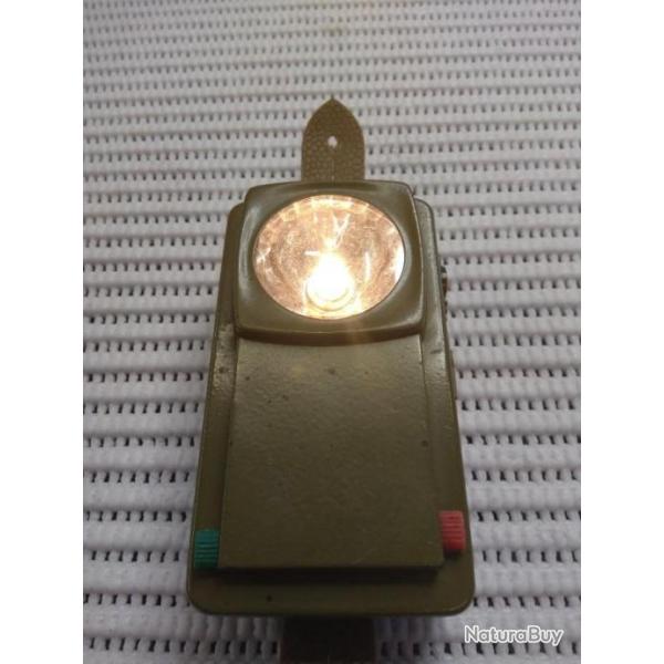 Lampe de poche militaire trois feux