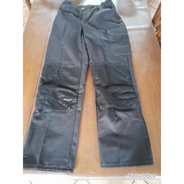 Pantalon de travail gris fonc�... Marque : CAWE ... Bonne qualit�..NEUF...! ME DEMANDER DISPO TAILLE