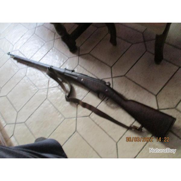 une bretelle de 0/7/15 cuir  le fusil n'est pas a VENDRE + une boite a graisse