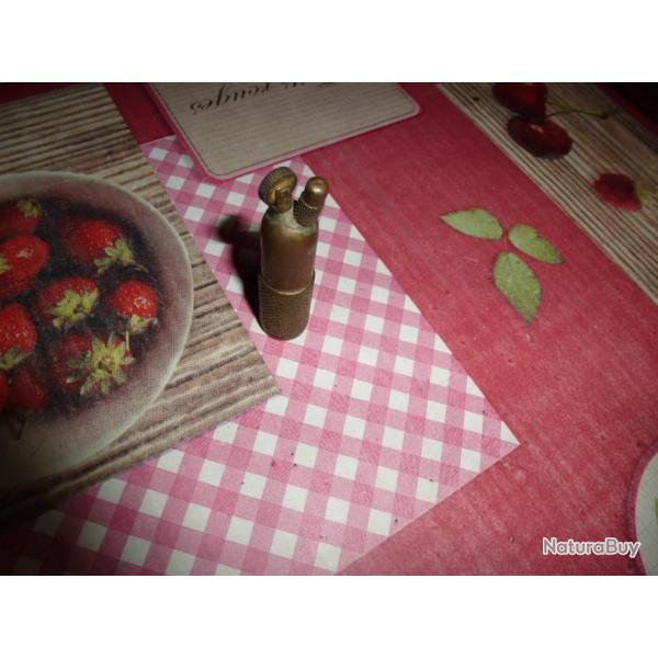 BRIQUET DE POILU FABRIQUER AVEC UNE VALVE DE CAMION MICHELIN