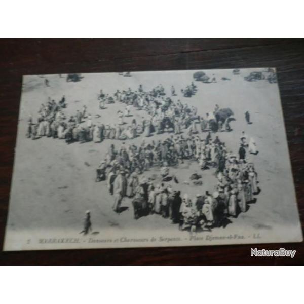 CP PAYS  MAROC  MARRAKECH  DANSEURS ET CHARMEURS  DE SERPENTS