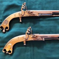 Paire de Pistolet  Haiglands r&eacute;pliques tir &agrave; blanc ou autres.