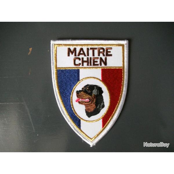 ECUSSON MAITRE CHIEN BRODE  9cm X 12.5cm