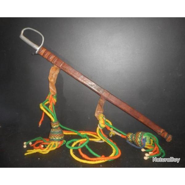 BEAU SABRE D'AFRIQUE ETHNI LOBI DES  ANNEES 1940, ORIGINE BURKINA FASO, ET SES ORNEMENTS