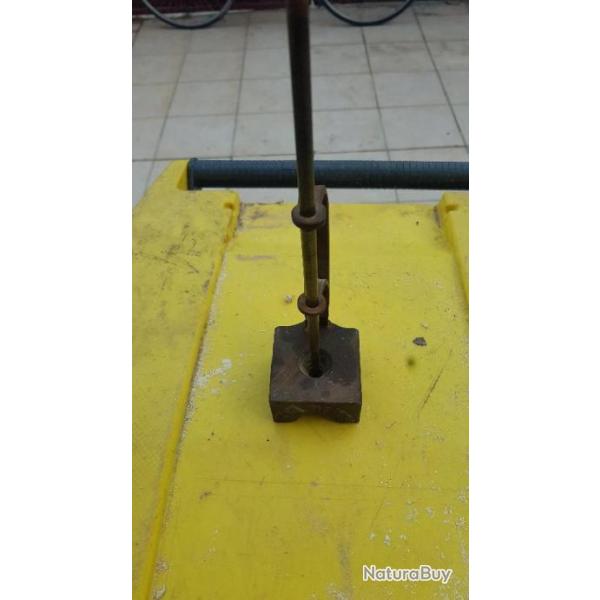 collector  presse qui sert fabrication des cartouche  marque fm