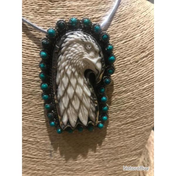 Grand pendentif am�rindien - aigle os sculpt� argent ��repouss頻