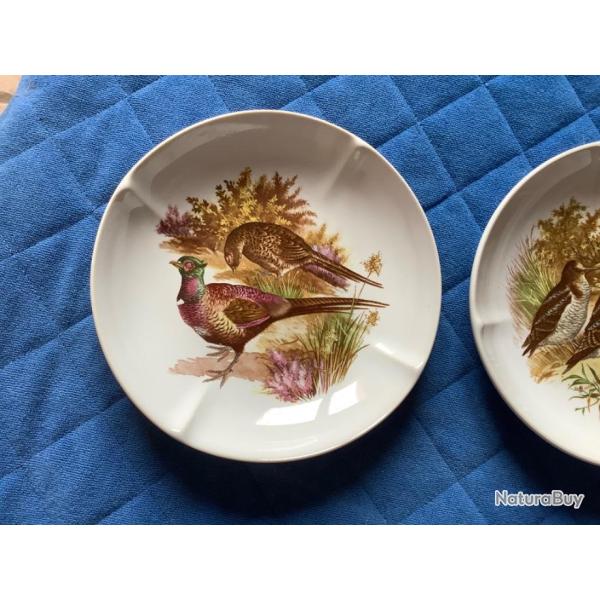 Lot de petites assiettes avec motifs oiseaux, pas de prix de r�serve