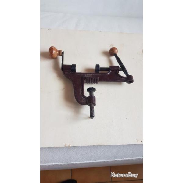 gros sertisseur de la manu en  calibre  12