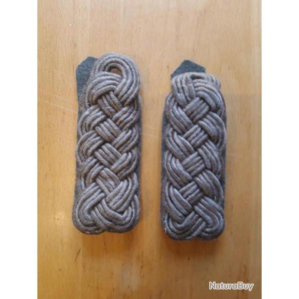 PAIRE DE PATTES D EPAULES D OFFICIER SUP�RIEUR,NVAMODELE 1
