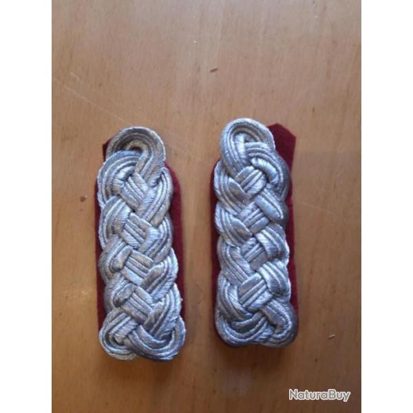 PAIRE DE PATTES D EPAULES D OFFICIER SUPRIEUR,NVA MODELE 4