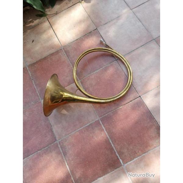 Trompe de chasse estampill�� G Rondreux � Moulins