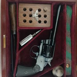 Tr&egrave;s rare Colt 1892, premier mod&egrave;le 38 LC en coffret et n&eacute;cessaire