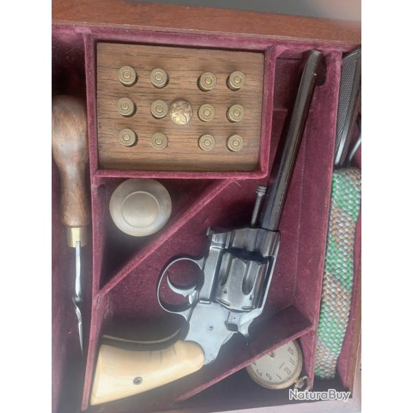Extr�mement rare Colt 1892, premier mod�le non modifi� 38 LC en coffret et n�cessaire