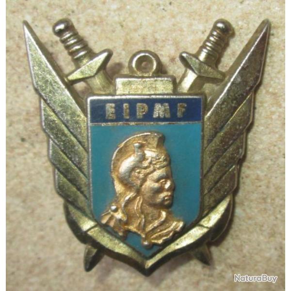 Ecole Interarmes Personnels Militaires F�minins, bol�ro rond grav�