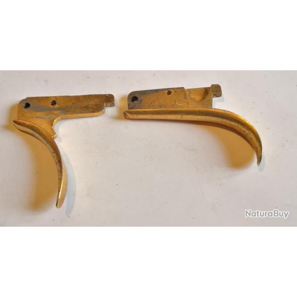 LOT DE 2 D�TENTES DOR�ES certainement VERNEY