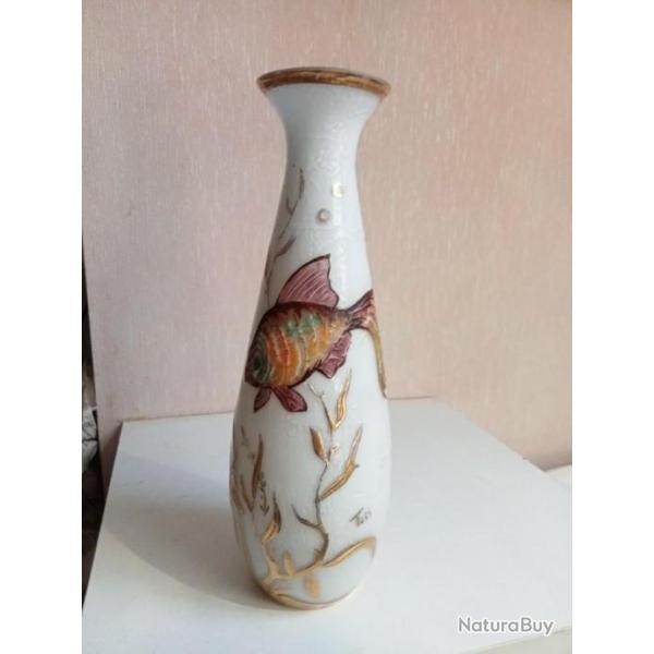 vase sign� tess d�cor poisson p�riode 1900 art deco, hauteur 27 cm
