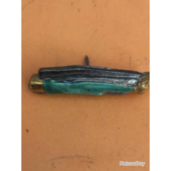 1 pin's couteau laguiole vert   P�che collection